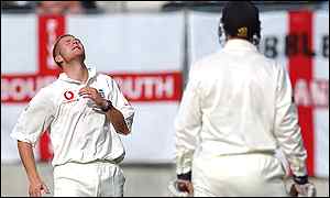 England's Matthew Hoggard reacts after a ball just missed the off-stump of New Zealand's Matthew Horne 