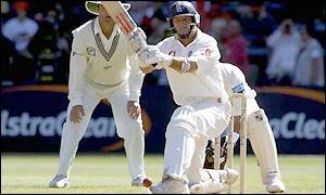 Hussain, who top-scored for England with 66, would only learn of Hollioake's death at the interval