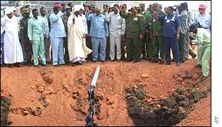 Sudanese dignitaries celebrate opening of the first oil pipeline in 1999.