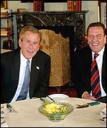 Bush and Schroeder visit a literary cafe for coffee and dessert