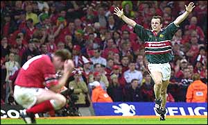 Austin Healey celebrates but it's despair for Munster