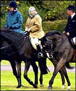 The Queen prefers not to wear a riding hat