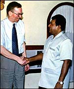Tamil leader Prabhakaran (right) with Norwegian Major-General Trond Furuhovde in March 2002