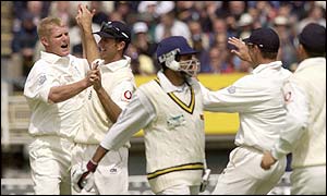 Matthew Hoggard celebrates with his England team-mates after dismissing Marvan Atapattu