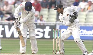 Muttiah Muralitharan produces a wonder ball to bowl Mark Butcher