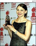 Sutton Foster with her award