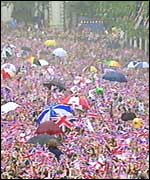 Flag-waving crowds in the Mall