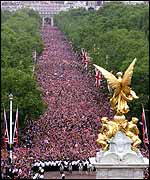 Crowds pack into The Mall