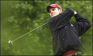 Justin Rose keeping a close eye on the ball while chasing the lead