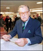 Alan Whicker 