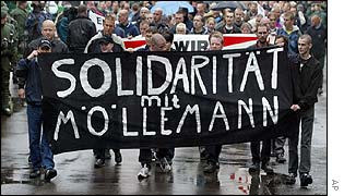 Neo-Nazis in Leipzig back Juergen Moellemann