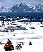 Scientists in snow BAS