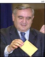 Jean-Pierre Raffarin votes