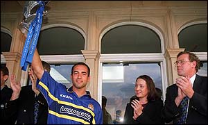 Hollioake took Surrey to Norwich Union success in 2000