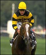 Eddery won the 1987 Arc de Triomphe on Trempolino
