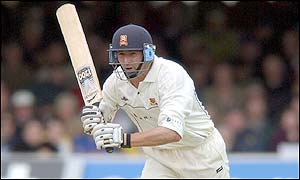 Essex's Paul Grayson takes another single on the way to 38 not out 