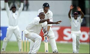 West Indies bowler Darren Powell appeals unsuccessfully for lbw against New Zealand captain Stephen Fleming