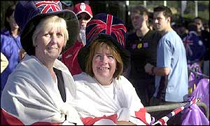 Ruth Moss (l) and Cindy Cummins from Oxfordshire queued overnight for the tournament