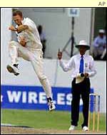 Vettori dismisses opener Wavell Hinds