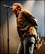 Oasis in concert