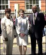 Education Secretary, Estelle Morris (centre) with Damilola's parents, Gloria and Richard Taylor