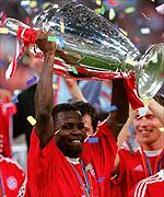 Sammy Kuffour lifts the European Cup