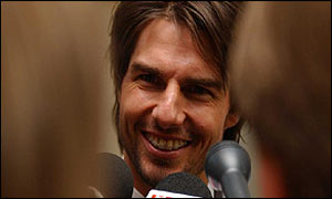 Reporters quiz Tom Cruise 
