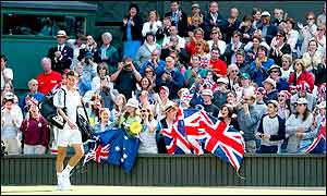 Henmania looks to have taken hold in SW19 again