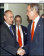 Vladimir Putin (L) with George W Bush