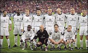 Karl Power joins Man Utd for the team photo