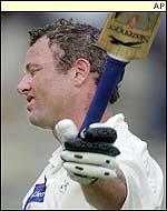 Richardson acknowledges the crowd's applause