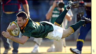 Craig Davidson scores a try for South Africa