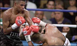 Felix Trinidad knocks down Fernando Vargas in Las Vegas