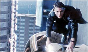 Tom Cruise plays cop, John Anderton