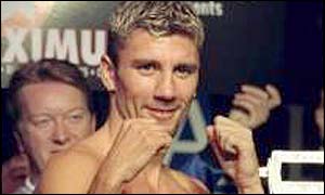 Wayne McCullough will return to the British ring after securing his licence