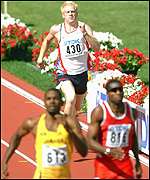 Iwan Thomas struggles in his qualifying heat in Edmonton in 1991