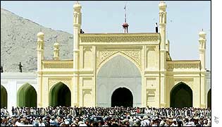 Mourners outside Kabul's Eid Gha mosque