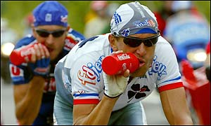 Durand made a break after six kilometres but was caught up 