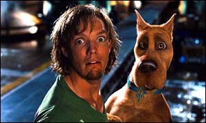 Shaggy (Matthew Lillard) with Scooby