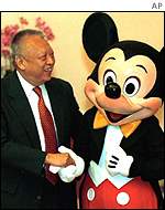 Tung Chee-Hwa meets Mickey Mouse 