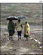 Ethiopians in the rain 