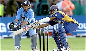 Jayawardene hit 31 runs from 43 balls