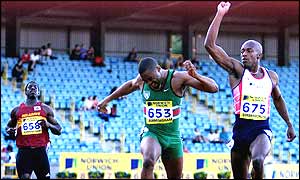 Marlon Devonish wins the 200m