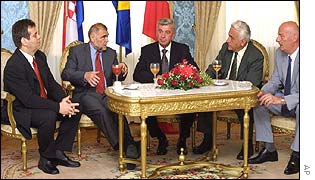 Left to right: Vojislav Kostunica, Stipe Mesic, Beriz Belkic, Zivko Radisic, Jozo Krizanovic