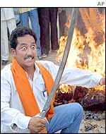 Indian protester demonstrating against Pakistan 