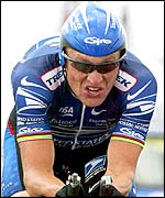 Lance Armstrong shows the strain of the time trial