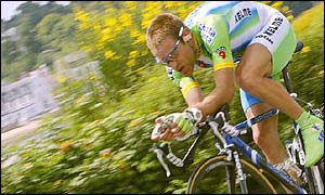 Botero surprises race observers by beating Armstrong into second place 