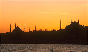 Sunset skyline of the Sultan Suleymaniye Mosque, Istanbul