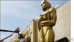 Oscar statuettes outside the Kodak Theater 