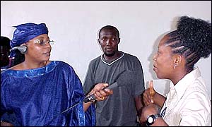BBC producer Jamilah Tangaza (left) talks to students from the University of Ibadan 